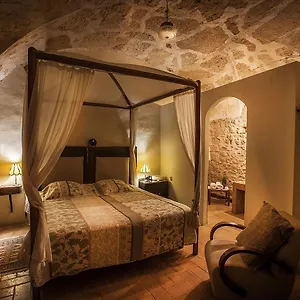 Lodge Mil Estrelles